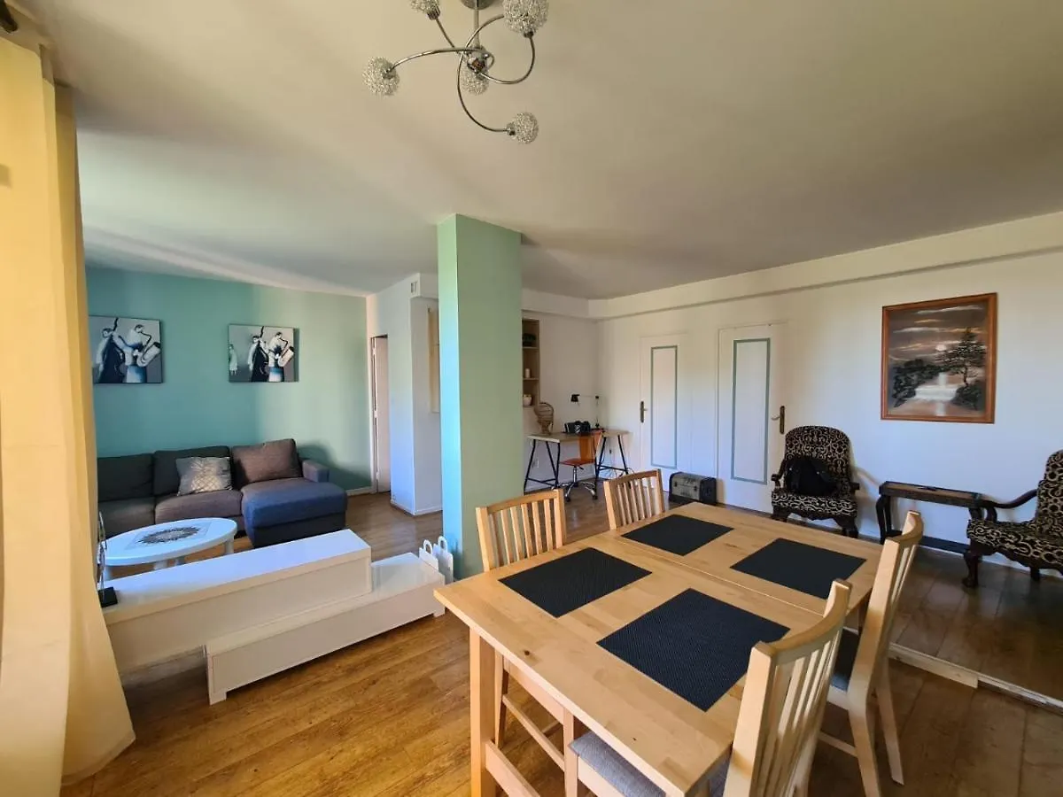Appartement Cosy Sur Avignon Proche Des Remparts 0*,  France
